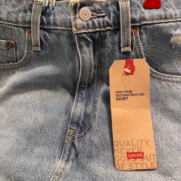 Levi's Women's Hi Rise Distress Denim,raw hem Skirt NEW NWT SZ 30 - Picture 4 of 6